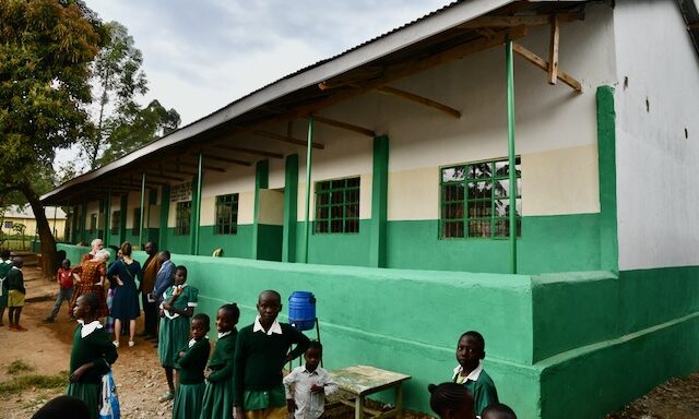 ErÃ¶ffnung der Schule in Lusokho